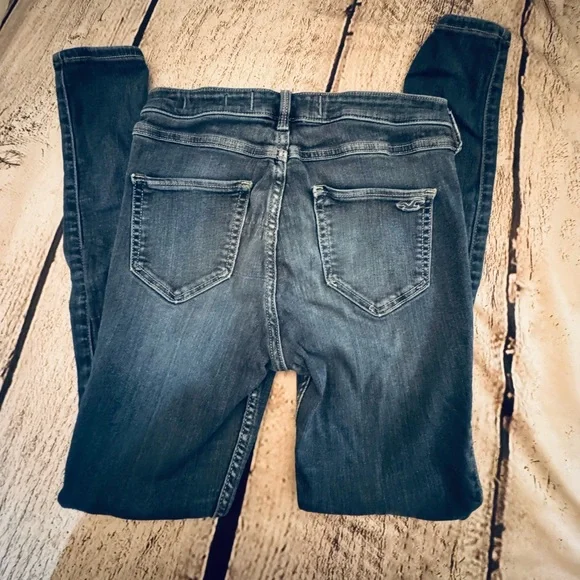 Hollister High-Rise Blue Jean Leggings - Picture 2 of 5